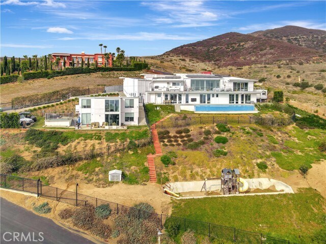 Building Photo - 28405 Via Acero