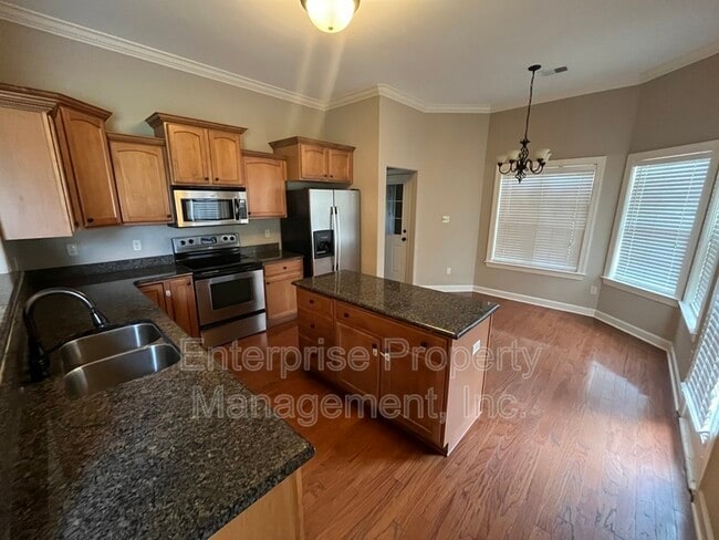 Building Photo - 6880 Lagrange Pines Rd