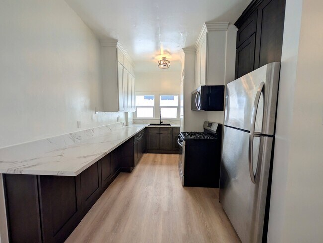 Building Photo - 427 Coronado Ter