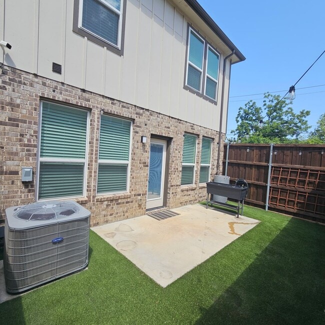 Building Photo - 7305 Bree Ct