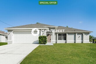 Building Photo - 3 Bedroom Pet-Friendly Home in Lehigh Acre...