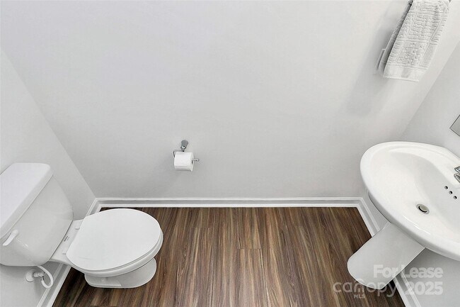 Building Photo - 3651 Secrest Lndg