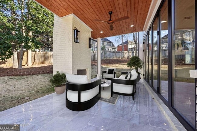 Building Photo - 120 Thome Dr