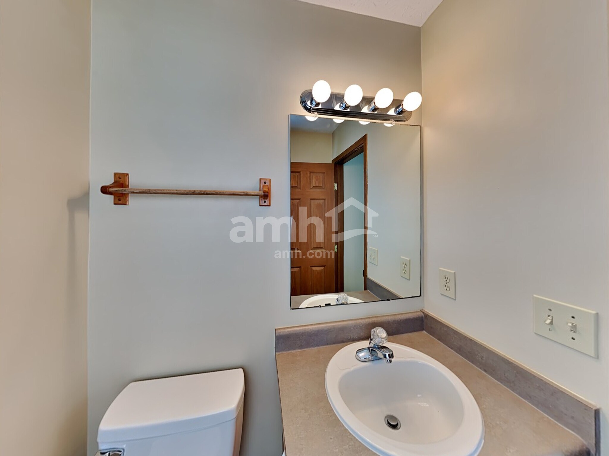 Building Photo - 7660 Farm Hill Dr