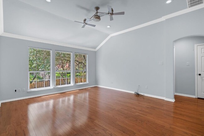 Building Photo - 10605 Coreopsis Dr