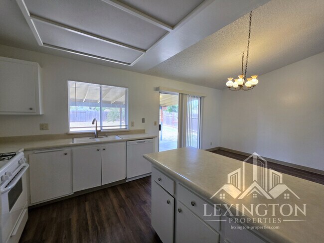 Building Photo - Charming 3BD, 1BA, Home with Modern Upgrades in Antelope, CA