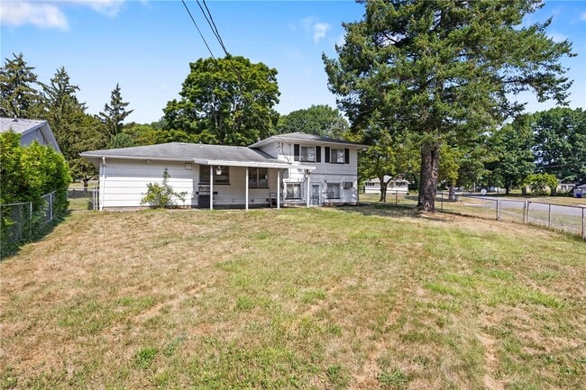 Building Photo - 189 Lawson Rd