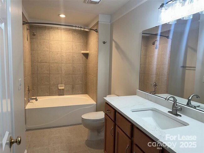 Building Photo - 14939 Alexander Pl Dr