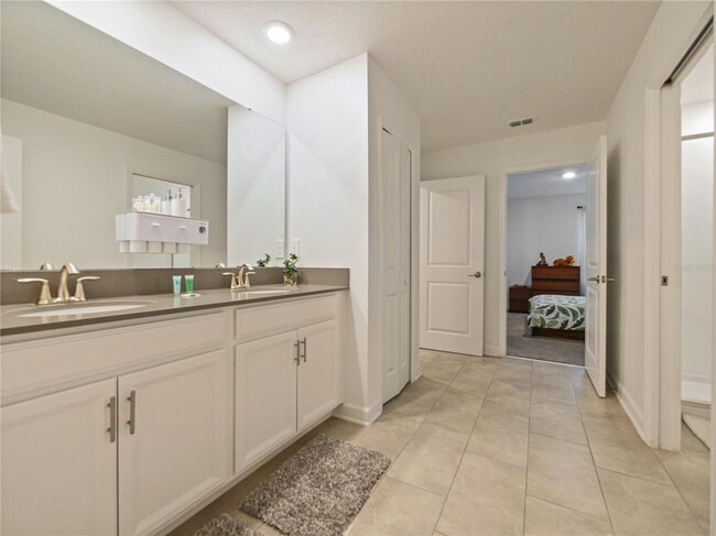 Building Photo - 9084 Sommerset Hills Dr