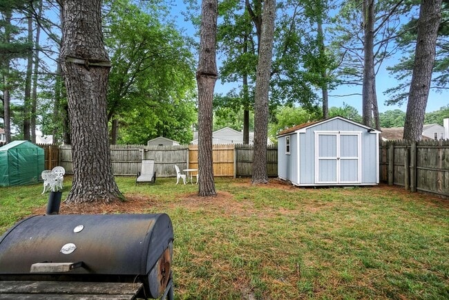 Building Photo - 1308 Summerset Ct