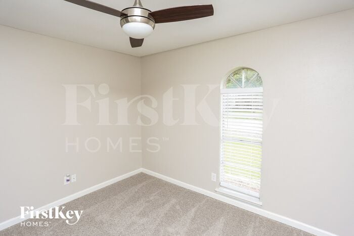 Building Photo - 2105 Highbury Rd