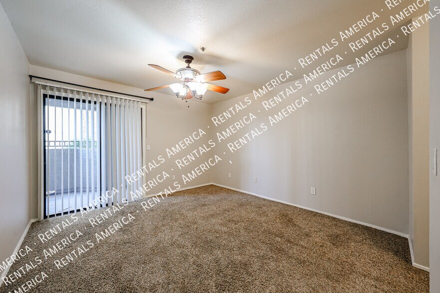 Building Photo - 2025 E Campbell Ave