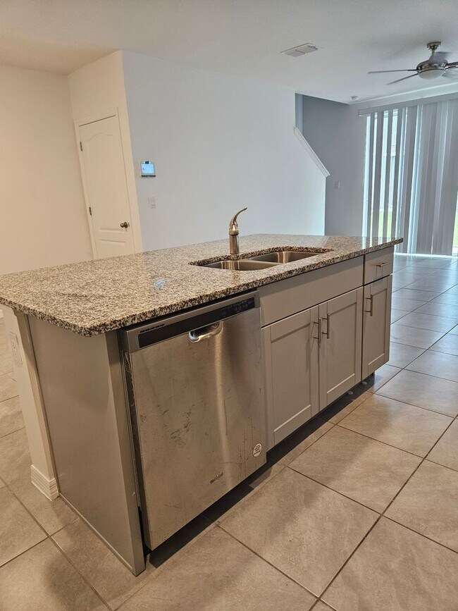 Building Photo - 3 bedroom 2.5 Bath home in Port Orange FL