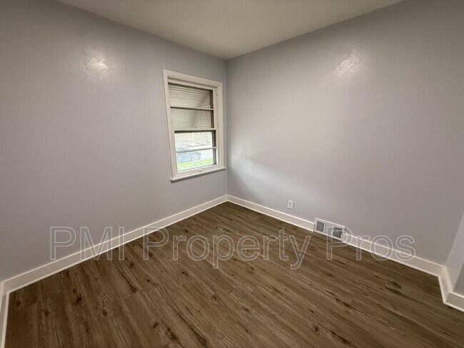 Building Photo - 2101 W Fairmount Ave
