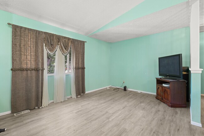 Building Photo - 2380 Middleton Ct