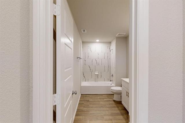 Building Photo - 405 Wydown Dr