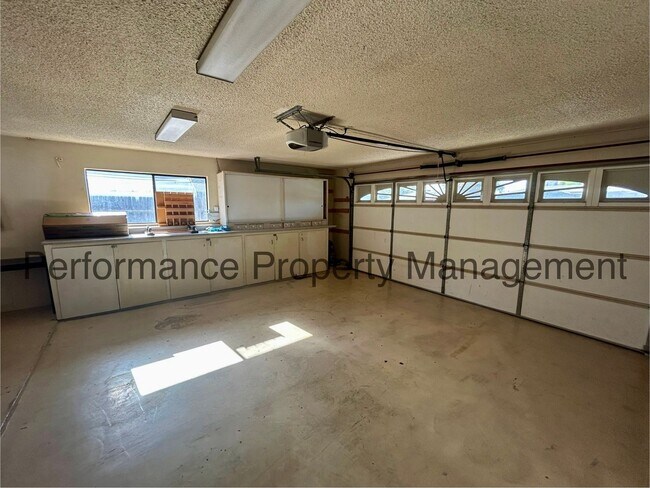 Building Photo - Stunning 3 Bed/2 Bath NW Bakersfield Home w/ Pool, RBP & $0 Deposit Option