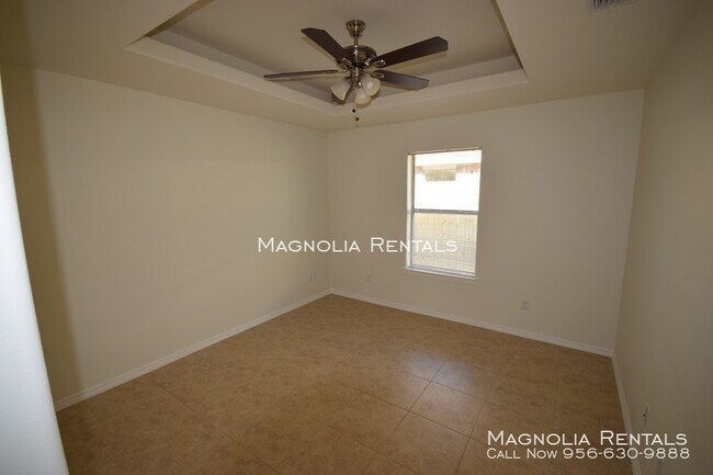 Building Photo - Tulipan Villas Apartments