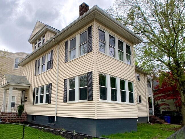 Building Photo - 506 Washington St