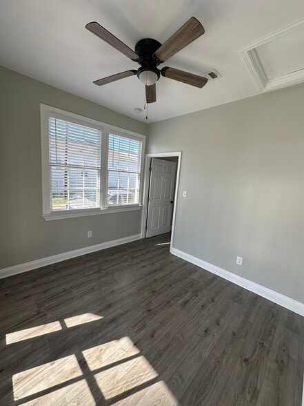 Building Photo - 8537 Forshey St