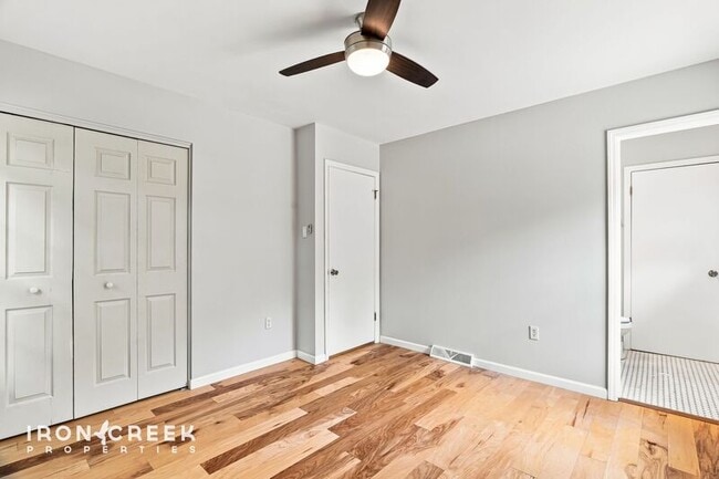 Building Photo - 16 King Arthur Pl