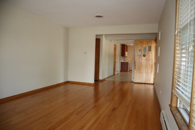 Building Photo - 2900 W 101st Pl