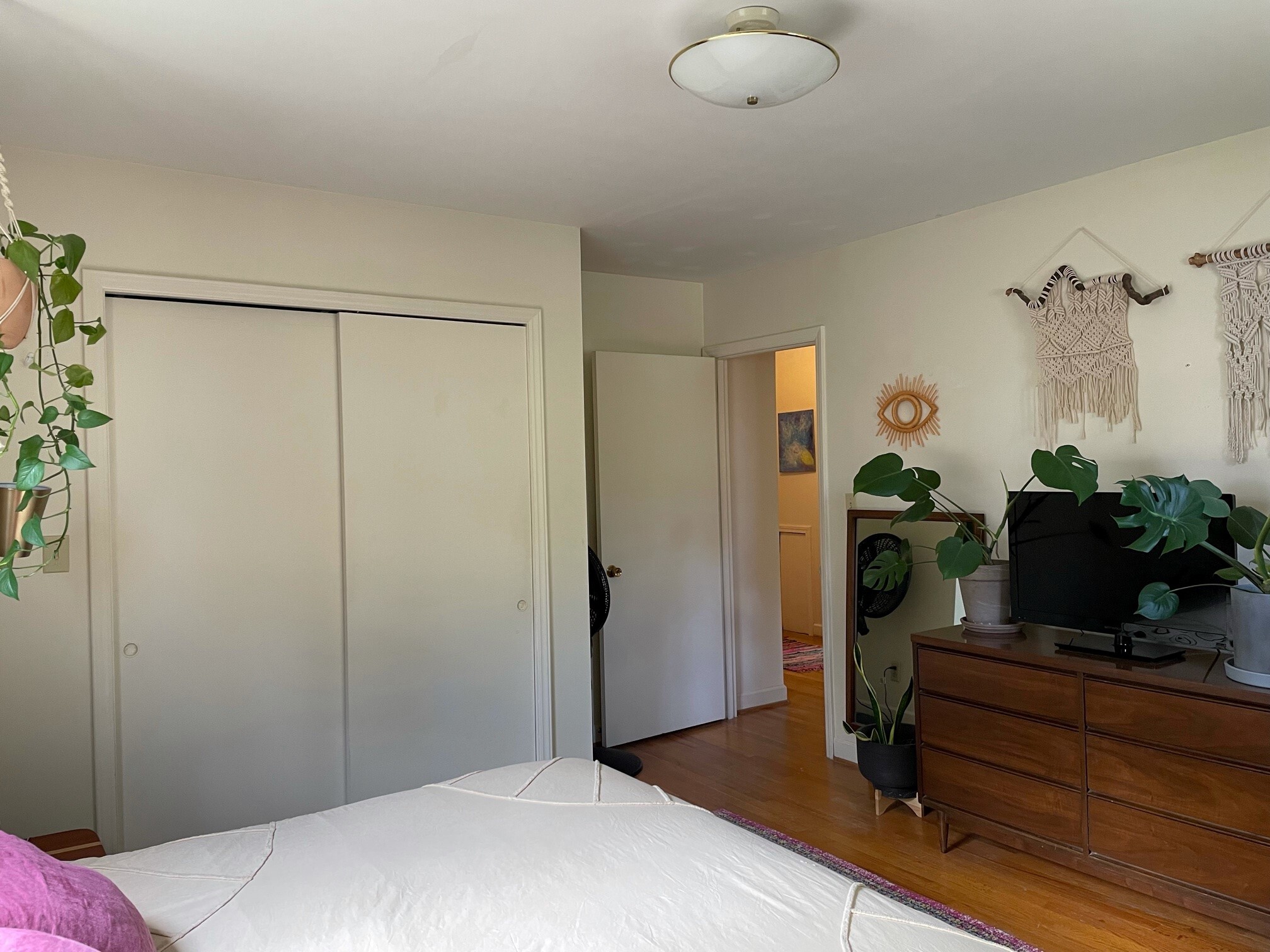 Bedroom 1 Furnished - 307 Watts St