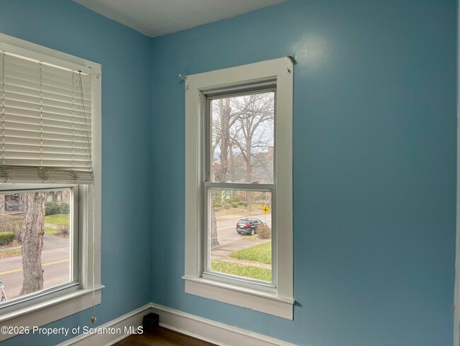 Building Photo - 1528 Wyoming Ave