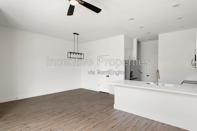 Building Photo - 431 Braddock Ave