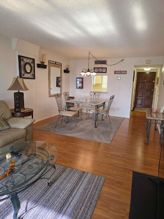 Building Photo - Condo For Rent in Tarpon Point