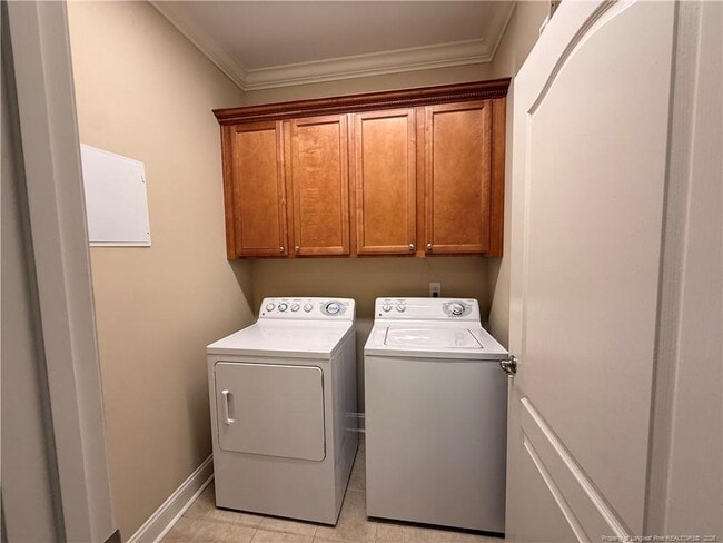 Building Photo - 185 Gallery Dr