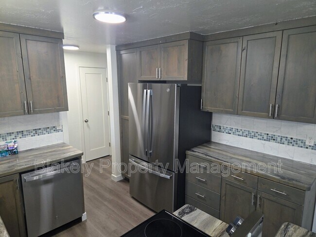 Building Photo - 2118 S Roosevelt St