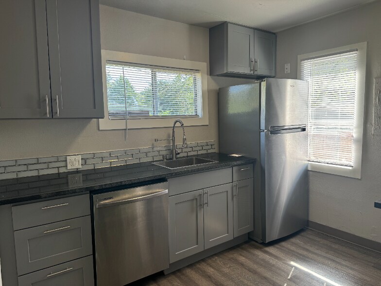 Building Photo - 5429 Delridge Way SW