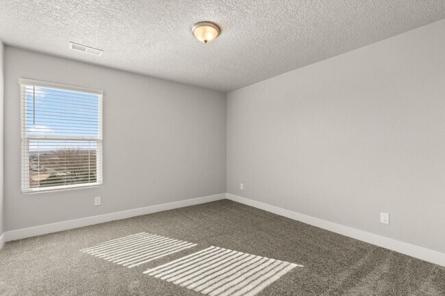 Building Photo - 1883 Sunrise Ln