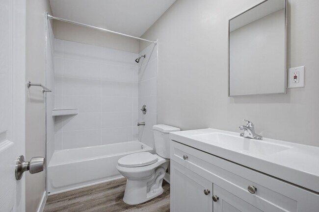 Building Photo - Stylishly Updated Pasadena Home with Spacious Yards Perfect for Entertaining