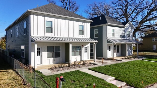 Primary Photo - 3903 Winthrop Ave