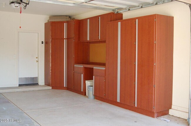 Building Photo - 2648 E Teakwood Pl