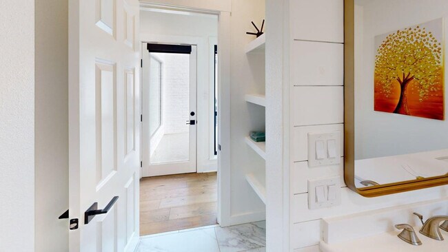 Building Photo - 5110 TX-OSR