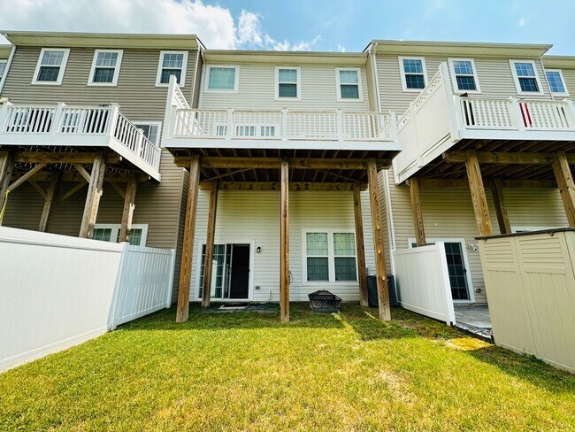 Building Photo - TOWNHOME AVAILABLE IN BALTIMORE CITY