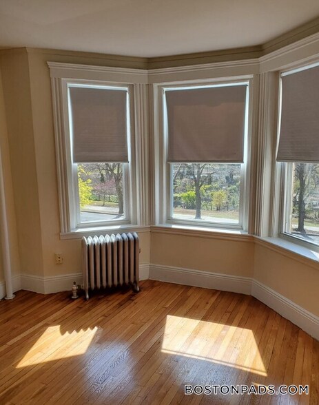 Building Photo - 1191 Boylston St