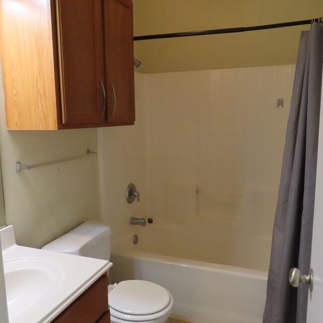 Building Photo - 4115 McFarland Dr