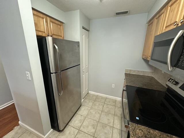 Building Photo - 2036 Alta Meadows Ln