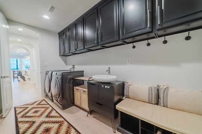 Building Photo - 7337 Corte TOMILLO