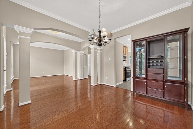 Building Photo - 18515 Autumn Park Dr
