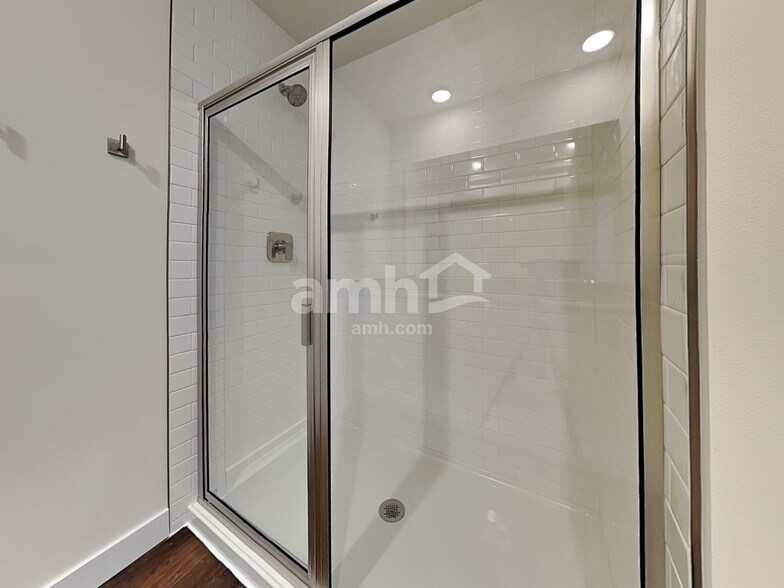 Building Photo - 7706 Verona Lp SW