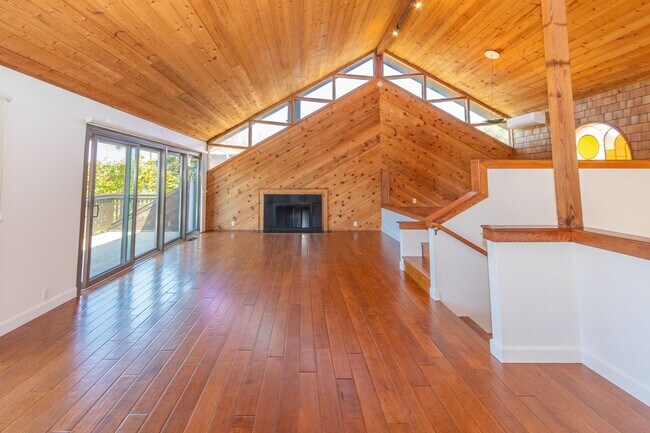 Building Photo - Iconic A-Frame Encinitas 4 Bed + Studio Sp...
