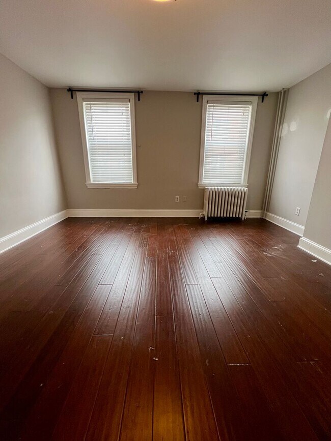 Building Photo - Stunning 4-Bedroom Townhome in the Heart of Fishtown! Available NOW!