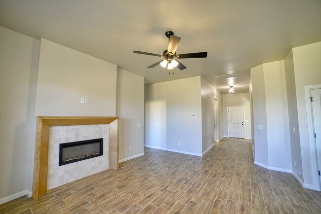 Building Photo - Brand New Home In Washington!