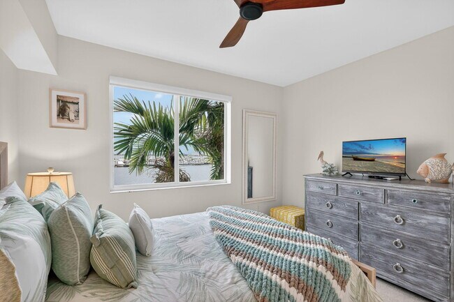 Building Photo - 675 NW Flagler Ave