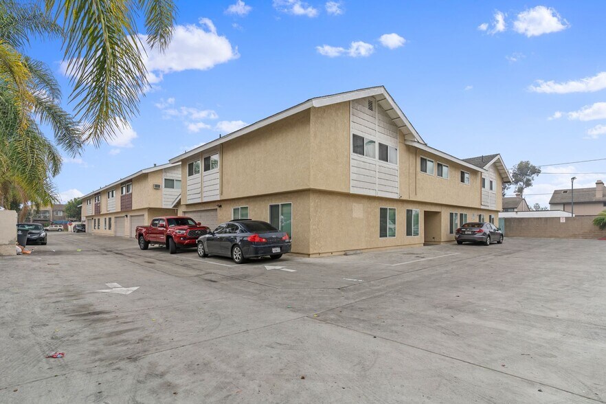 Building Photo - 8101 Larson Ave